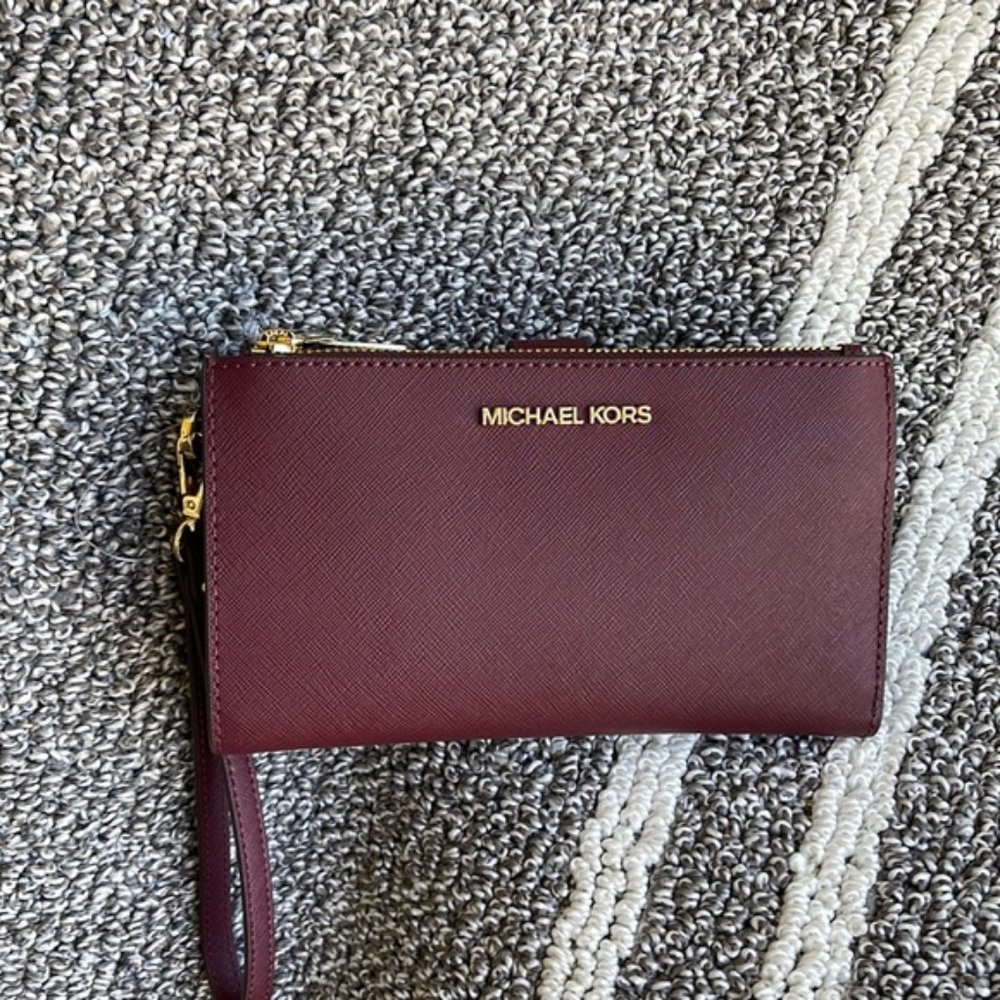 Michael Kors Jet Set Travel Large Double Zip Wristlet Wallet Dark Cherry Leather - Picture 1 of 16